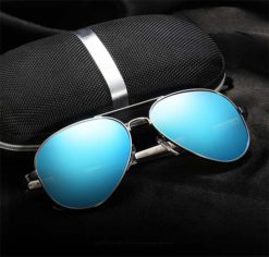 Okulary przeciwsłoneczne aluminiowe jasno niebieskie z pudełkiem