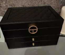 Szkatułka na biżuterię pudełko organizer kuferek czarny 2