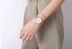 Zegarek damski na bransolecie mesh HANNAH MARTIN ZS36 tarcza z morskiej muszli rose gold biały 3
